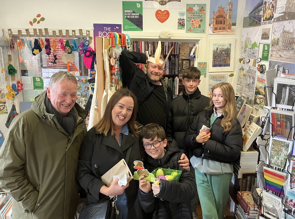 LittleAcornsBks's tweet photo. Despite the rain, we'd a cracking' #EasterMonday looking for the #GoldenDuck helped by #ScoobyDoo @PeterRabbit @paddingtonbear #PoppyandSam. Over 35 little choc eggs, 10 little ducks & loads of stickers & #GuessHowMuchILoveYou Hare ears! πππ£ #Derry https://t.co/j4c1jTkDTO