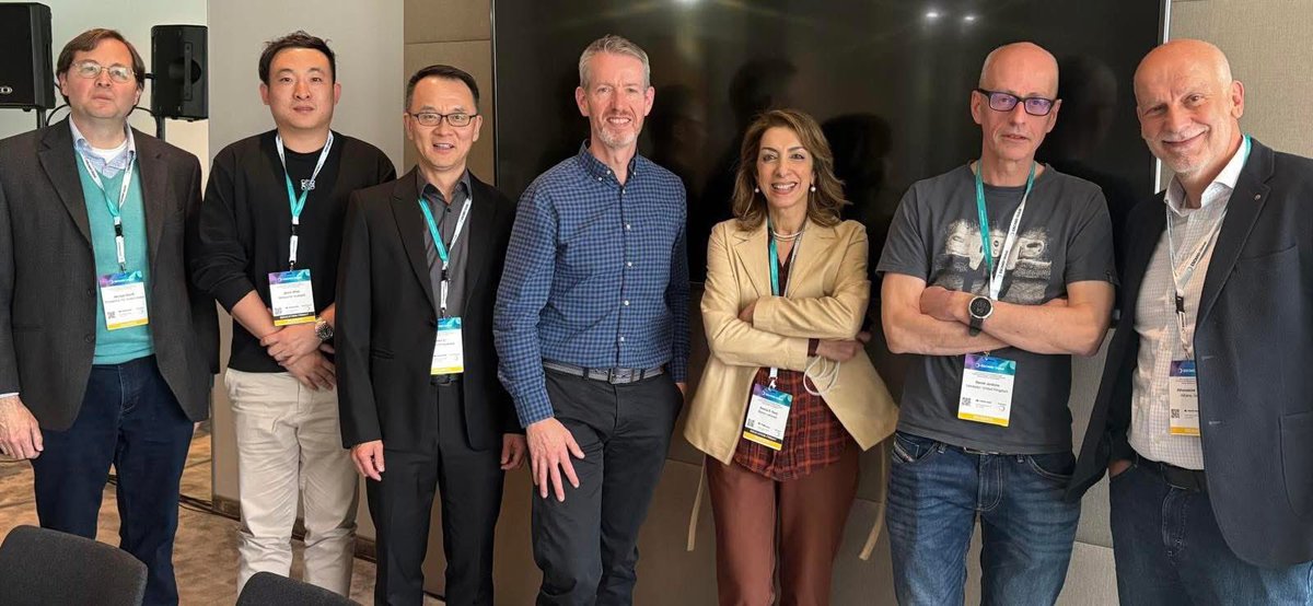 JGAR_ISAC (@jgar_isac) on Twitter photo 📖 The Editors in Chief of IJAA (Prof. Jian Li) and JGAR (Prof. Athanasios Tsakris) catching up with Elsevier Executive Publisher Andrew Miller and members of the <a href="/ISAC_world/">International Society of Antimicrobial Chemotherap</a> Executive Committee following the Editorial Board meetings at #ESCMIDGlobal 📖 The Editors in Chief of IJAA (Prof. Jian Li) and JGAR (Prof. Athanasios Tsakris) catching up with Elsevier Executive Publisher Andrew Miller and members of the <a href="/ISAC_world/">International Society of Antimicrobial Chemotherap</a> Executive Committee following the Editorial Board meetings at #ESCMIDGlobal