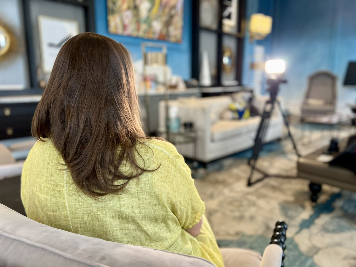 First impressions matter. When event planners and PR profs search for speakers, they don’t want to read—they want to see you in action! A dynamic speaker reel showcases your stage presence, message, and ability to move an audience in just minutes.

🔗 calendly.com/collinhardeman…