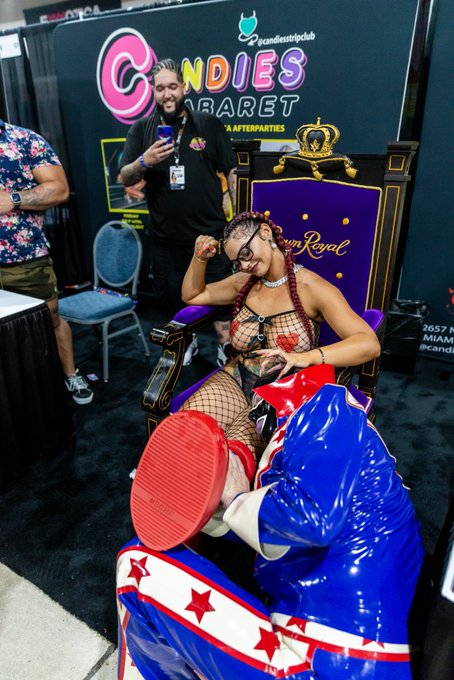 Watch MsTriggaHappy's leaked NSFW photo on TwXstars