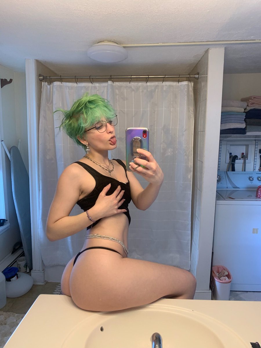 altbeyx's tweet photo. sending booba pics to everyone who replies 🫶 https://t.co/AYf8tRSm6P
