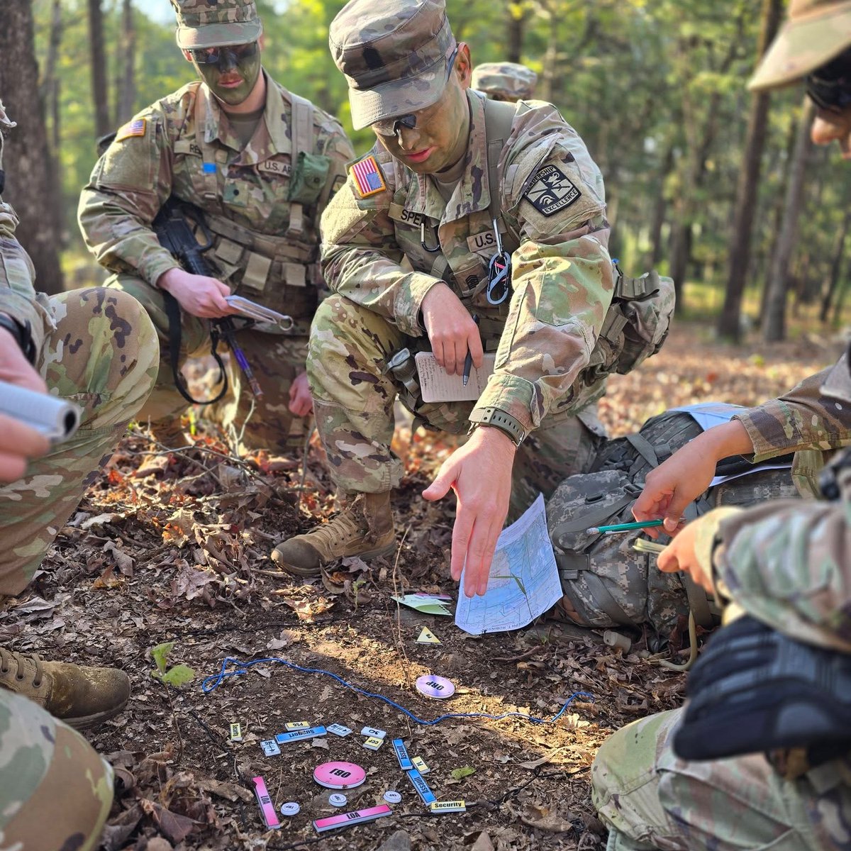 JoinArmyROTC's tweet image. These cadets are pushing their limits during their Spring FTXs. 💪
Field Training Exercises (FTXs) offer cadets practical experience in leadership, teamwork, and tactical skills that are difficult to achieve in a classroom. 
#SpringFTX #armyROTC #Training #LeadershipExcellence