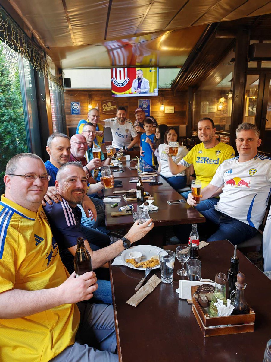 dimidoych's tweet photo. Greetings from Leeds United fanclub in Bulgaria! We are Premier league πππ€π
#lutvlive https://t.co/foLCQhtJra