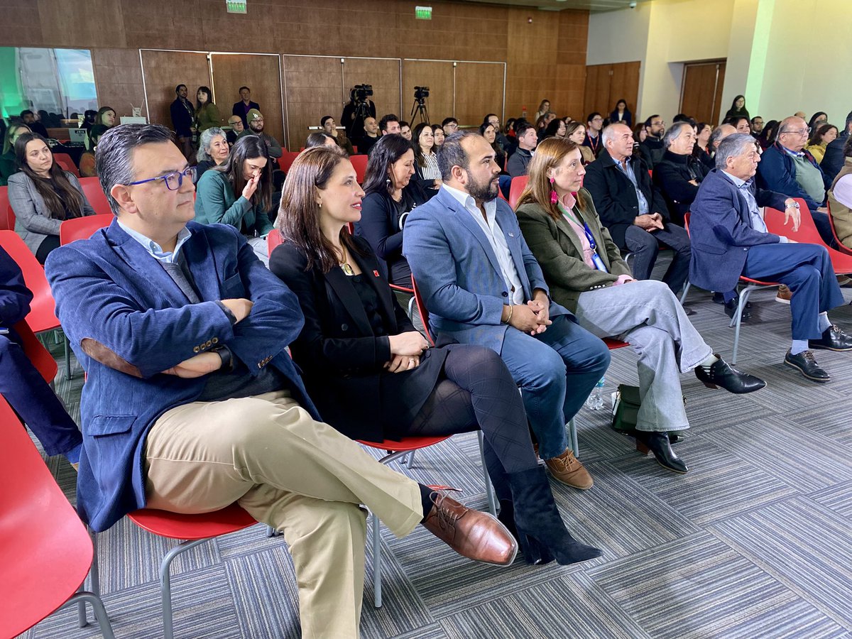 DR #Corfo, Sara Ramírez asistió al lanzamiento de la semana Chile Emprende @inacap_oficial 2025 y a la inauguración del espacio Crea Empresa.
En la ocasión se reunió con alcalde  Juan Rojas, @munisanclemente donde abordaron temáticas del fomento productivo.