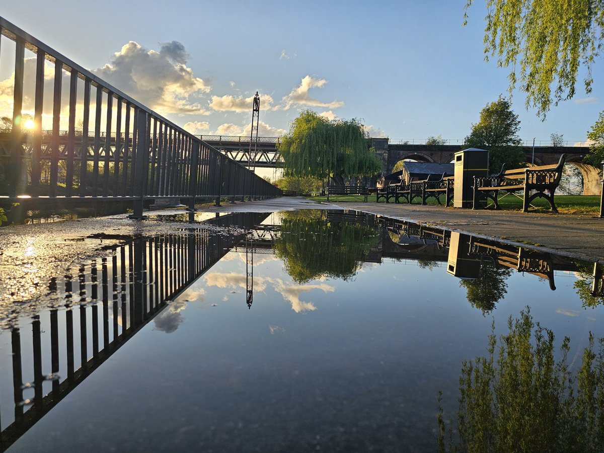 #WorcestershireHour Puddle Reflections from this evening!