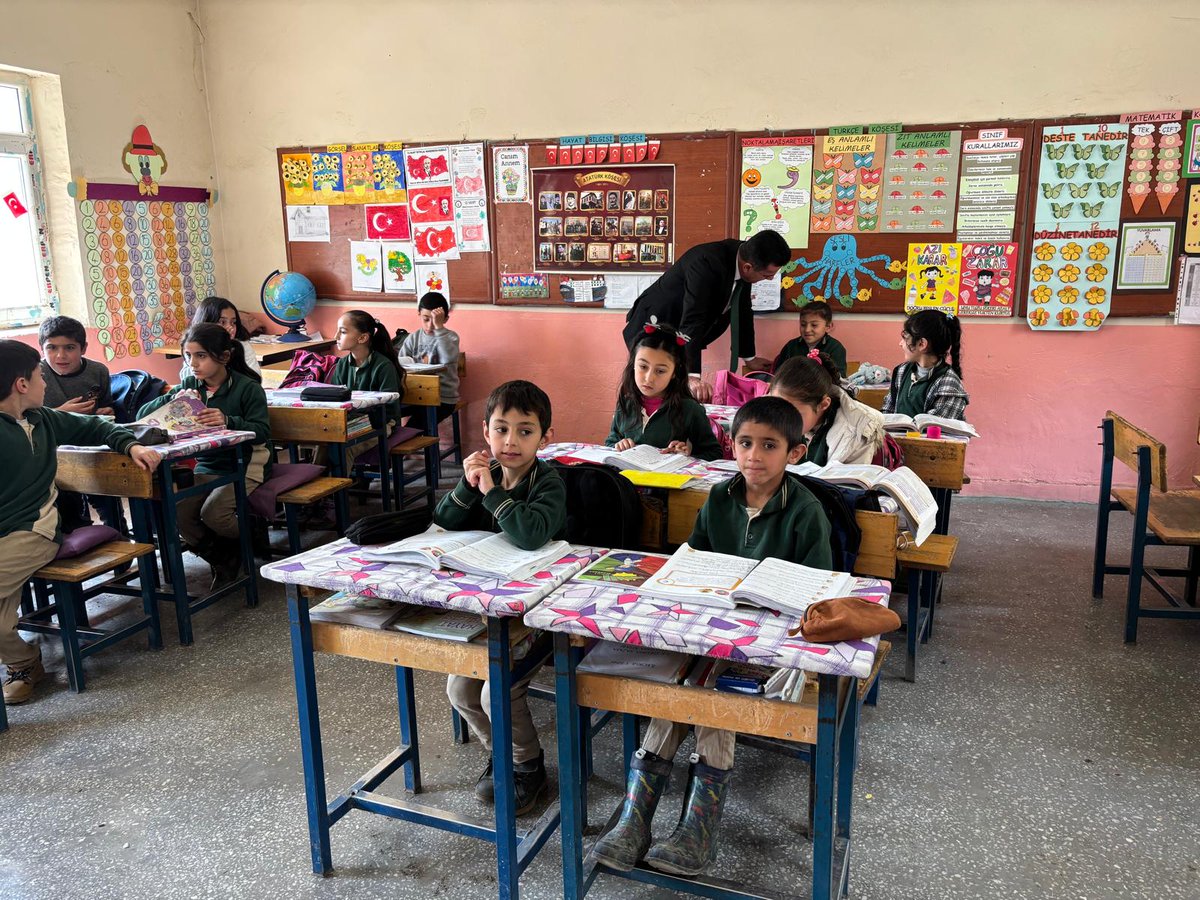 HİZANMEM (@hizanmem) on Twitter photo 🚩Okul Ziyaretlerimizde Bugün 🚩
Milli Eğitim Müdürümüz Sn. Mehmet Cemil TARHAN ve Şube Müdürümüz Sn. Muhittin KORKMAZ;
📍 Nurs İlk/Ortaokulu
📍Ortaca Köyü İlkokulu
📍Koyunlu Köyü İlkokulu
📍Yukarı Çallı Köyü İlkokulu
öğretmen ve öğrencilerini ziyaret etti.
<a href="/kayavedat7580/">Vedat Kaya</a> 🚩Okul Ziyaretlerimizde Bugün 🚩
Milli Eğitim Müdürümüz Sn. Mehmet Cemil TARHAN ve Şube Müdürümüz Sn. Muhittin KORKMAZ;
📍 Nurs İlk/Ortaokulu
📍Ortaca Köyü İlkokulu
📍Koyunlu Köyü İlkokulu
📍Yukarı Çallı Köyü İlkokulu
öğretmen ve öğrencilerini ziyaret etti.
<a href="/kayavedat7580/">Vedat Kaya</a>