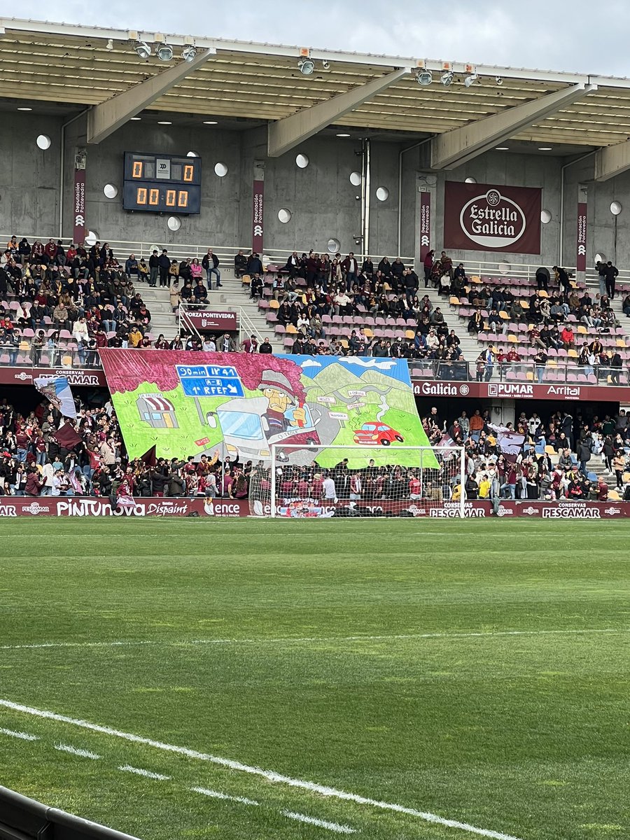 SaraGArgibay's tweet photo. E falando de ascensos... contentísima de que este equipo conseguise o seu obxectivo, facendo un temporadón e con un estilo de xogo fascinante. Agradecida tamén de que me deixaran acudir durante a temporada a algúns entrenos, encantada de aprender dos mellores. Viva o fútbol! https://t.co/me7RG33bmE