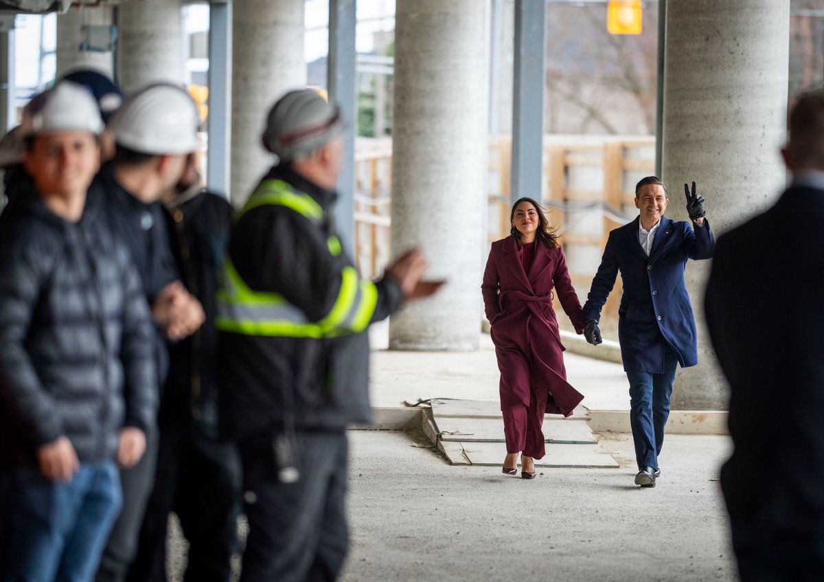 PierrePoilievre's tweet photo. 2.3 million new homes in Canada.

In 5 years.

We can make it a reality.

But only if you Vote for Change. 

Vote Conservative. https://t.co/mxGxN5vxcN