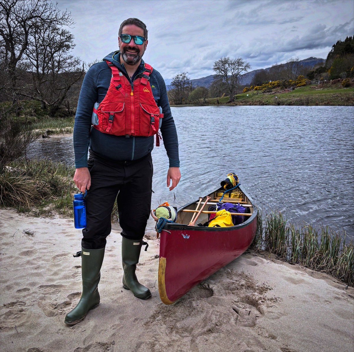 LornaMBray's tweet photo. The river Beauly. 26km. 5 hours. Absolutely stunning! 
Brilliant day on the water with @olliebray https://t.co/o1Z87KMTAF