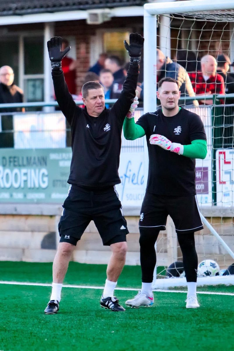 SFC1888's tweet image. 🔴⚪️Thanks @Flipperih 🔴⚪️

On behalf of everyone at the club a massive thank you to our GoalKeeping Coach, Ian Hansford aka Flipper for everything you have done over the last few seasons.

Today marked your final game with us, and securing Southern League safety on the pitch is…