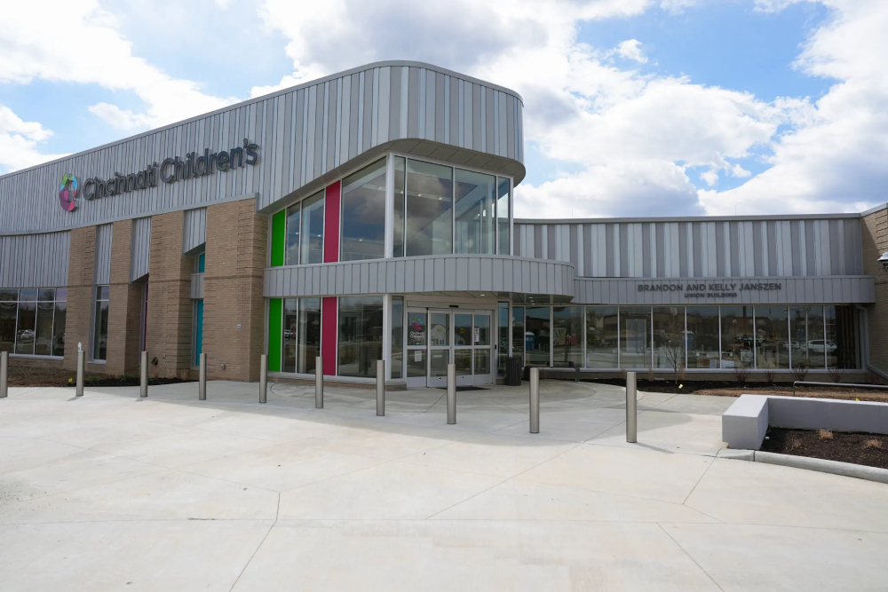 Cincinnati Children's is OPENING their doors to the public to check out the new facility THIS FRIDAY!
Cincinnati Children’s giving residents a first look inside their new Union location on Friday, April 25 3 – 5 pm. 2015 Children’s Way at the Union Promenade development.