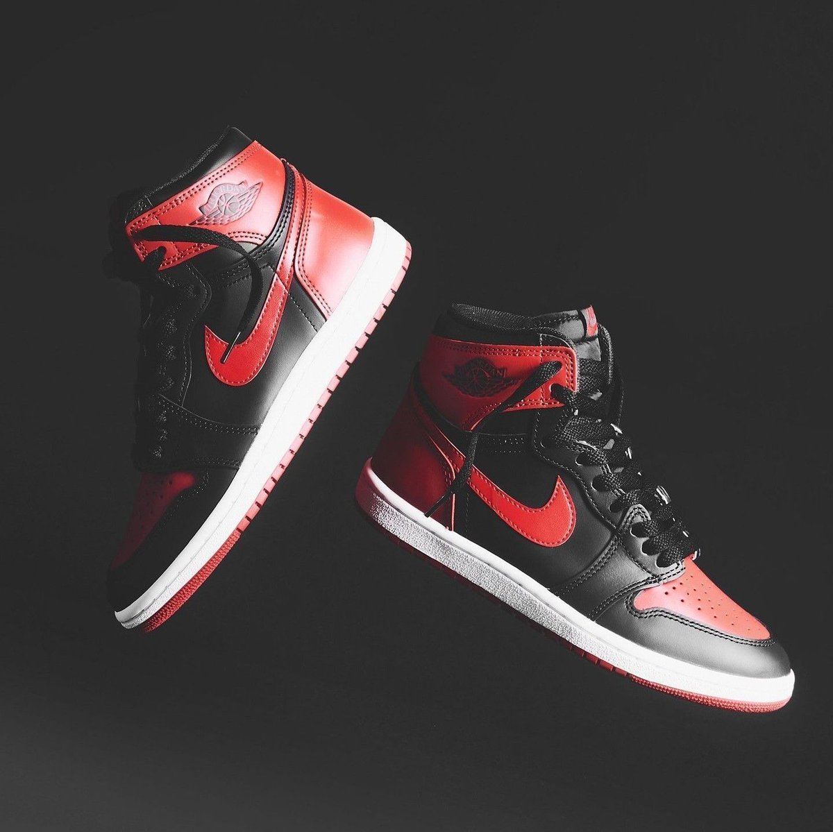 EXCLUSIVE: The Air Jordan 1 High 85 SP "Bred" is expected to return Holiday 2025 🥀

🗓️ Holiday 2025
📝 IQ6083-067 (MENS)
💰 $250 USD
🎨 Black/Varsity Red-White
💵COP OR 🚮DROP?