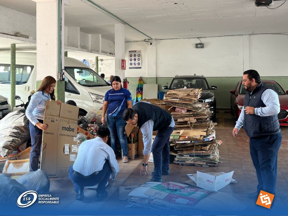 FundacionCICE's tweet photo. ¡Éxito total en la 3ª edición del #EcoReto de CICE! 41 personas en 7 equipos recolectaron 1,837 kg de material reciclado. ¡El equipo ganador eligió a @AMANCVeracruz como beneficiario, apoyando su gran labor con niños y adolescentes con cáncer! Juntos #CICEpuede ♻️💚🌍 https://t.co/mt6Mp5n8AR