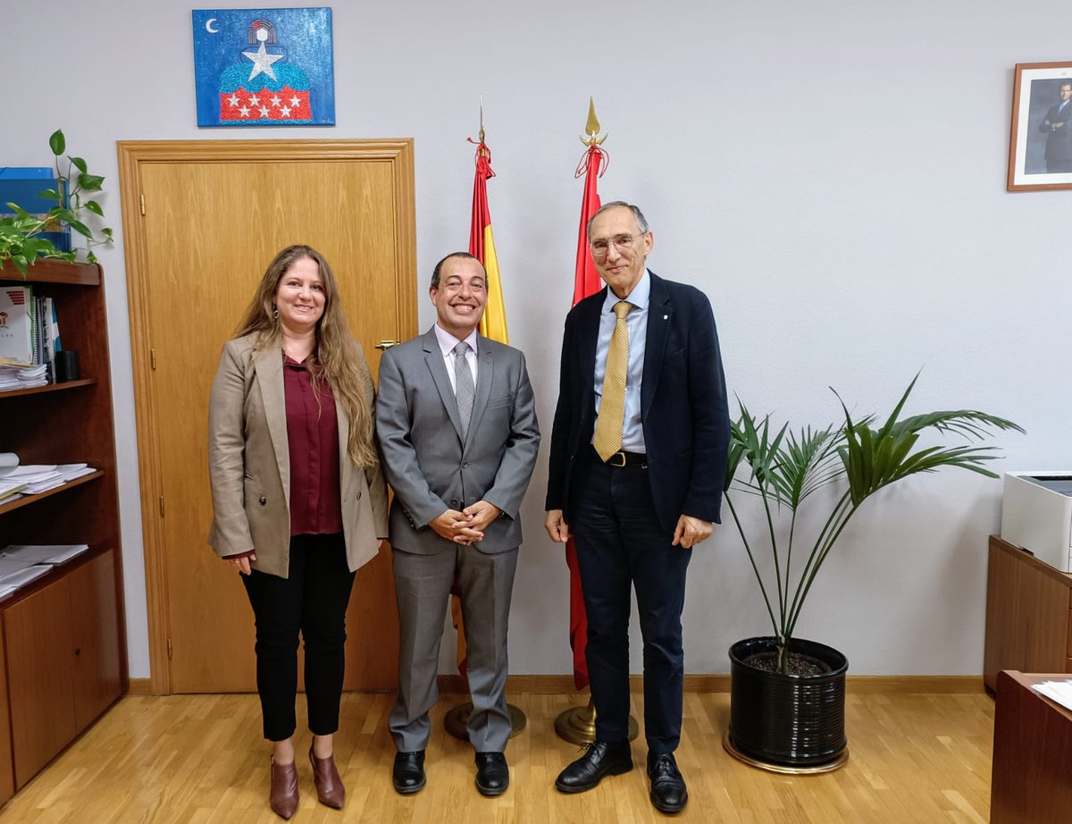 ADIDEMadrid's tweet photo. Nos hemos reunido con Don Enrique Gutiérrez, Director de Área de Madrid Sur, para abordar la situación de la inspección educativa en dicha demarcación territorial #mejorandosiempre #educacion #inspeccion #adidemadrid #adide #madridsur #docencia #inspeccioneducacion #madrid https://t.co/Dfu9LAEIig