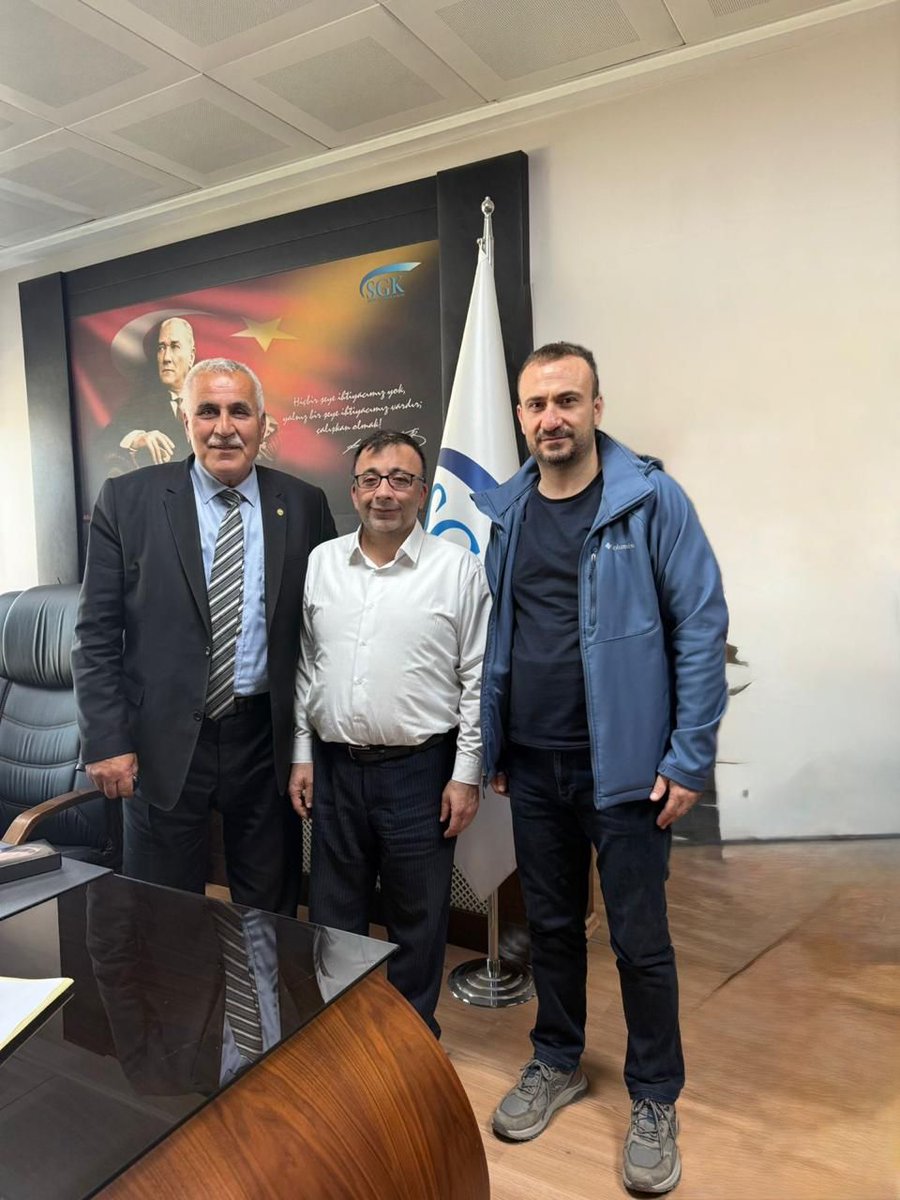 Iğdır Tuzluca Kaymakamı Abdüllatif  Yılmazve  ve SGK İl Müdürü Sayın Reşat Eyikudamacı  ve Zakir Arı başkanım. 
Devletin sahadaki gücünü ve halkla olan bağını samimiyetle temsil eden bu iki kıymetli kamu yöneticisinin misafirperverliği ve özverili çalışmaları için teşekkürler.