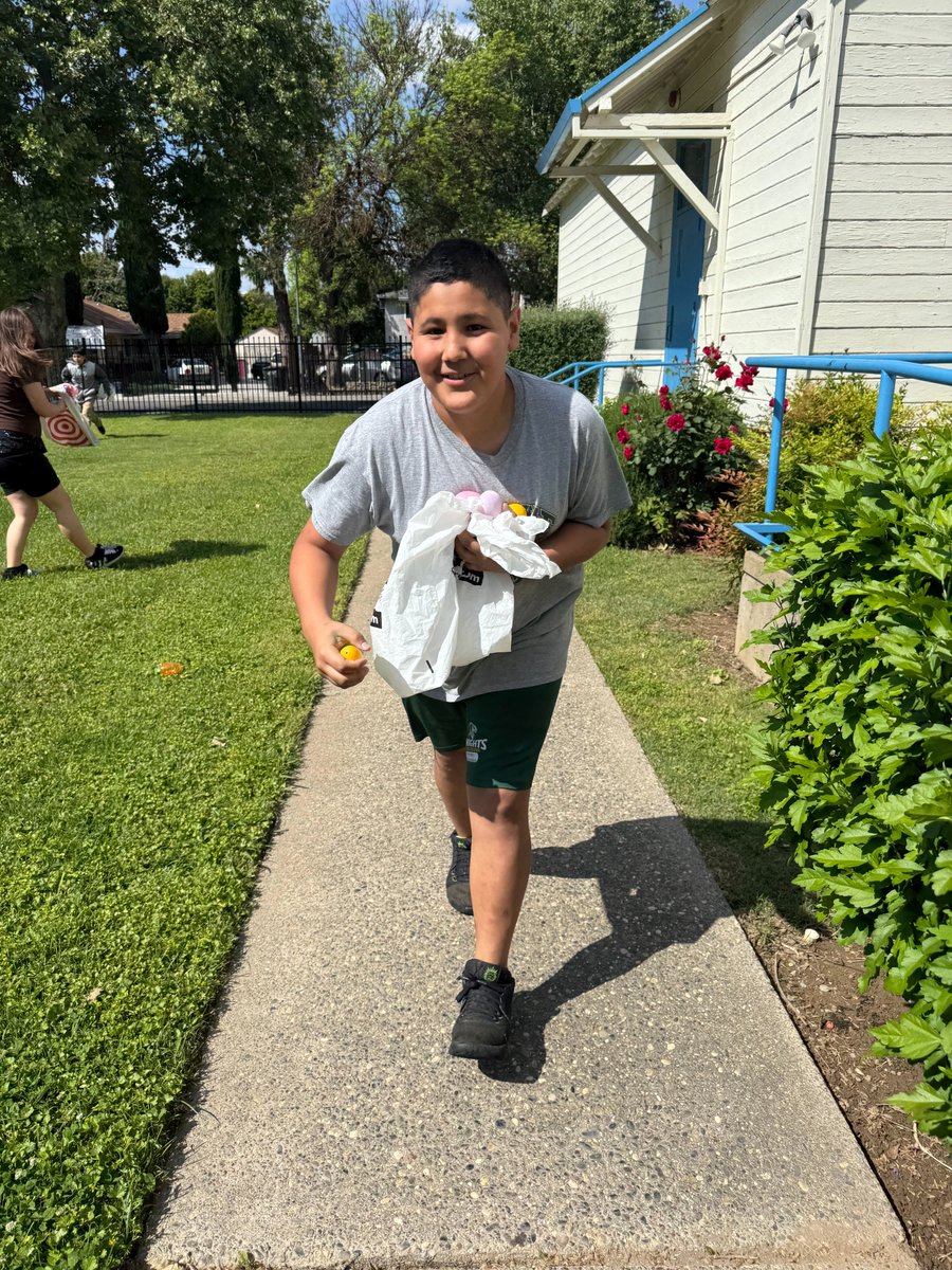 Easter was a blast across our Teen Center, Senior Center, and Children’s Program! From egg hunts and crafts to laughter and community joy, everyone got to celebrate in their own way. 💛