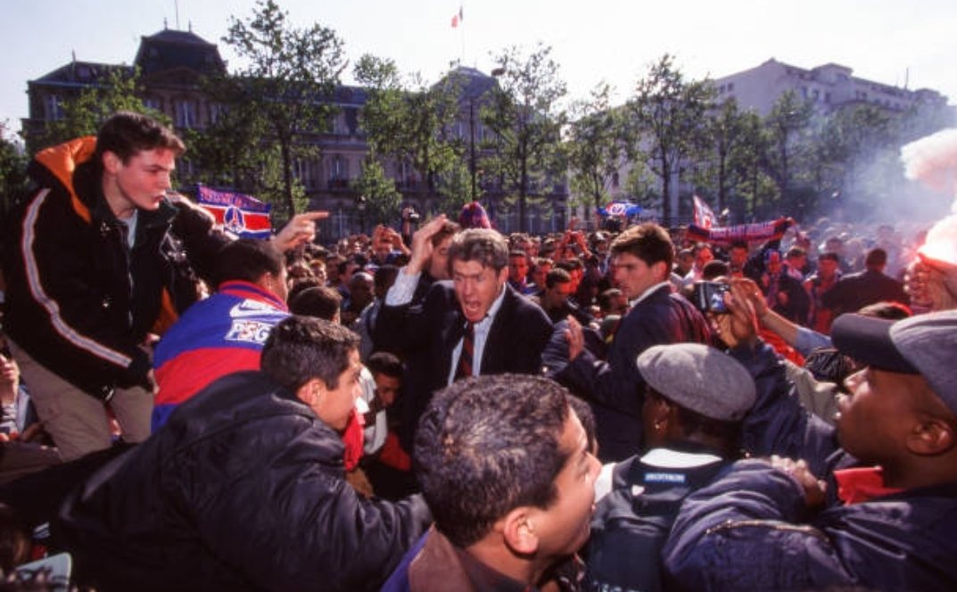 PSGtifos (@psgtifos) on Twitter photo Champs Elysées 1996
Après le 1er titre de champion d'Europe ❤️💙
<a href="/PSG_inside/">Paris Saint-Germain</a> Champs Elysées 1996
Après le 1er titre de champion d'Europe ❤️💙
<a href="/PSG_inside/">Paris Saint-Germain</a>