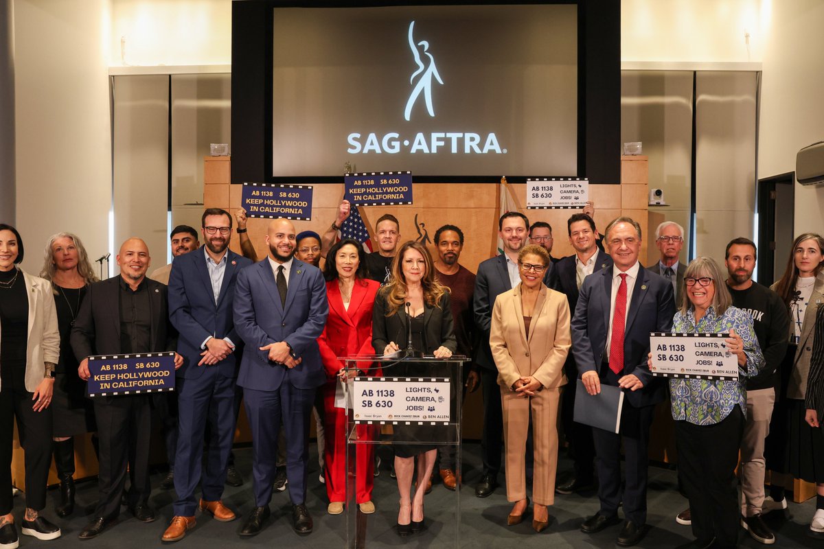 MayorOfLA's tweet photo. Just announced during the State of the City that Los Angeles will make it easier and more cost-effective to film on city property.
It has to be easier to film in LA – there is no other way to bring Hollywood back. https://t.co/MOzVtQqKpX