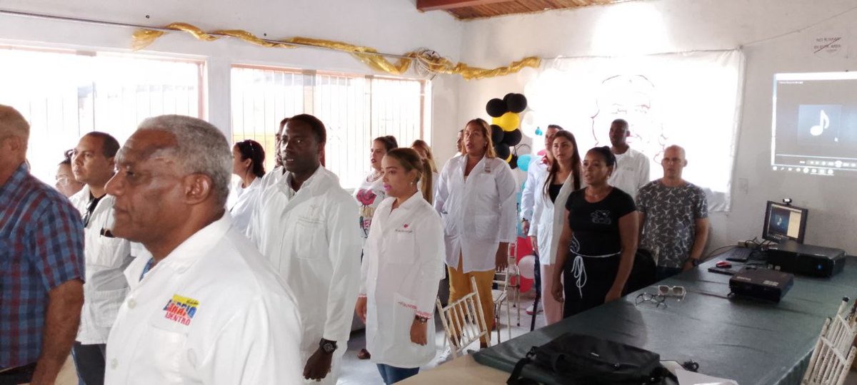 Cubacooperabol2's tweet photo. En la mañana de hoy se inaugura la tercera edición del curso de cuadros y reservas del estado Bolívar, nuestros jóvenes dando su paso al frente para el mejoramiento de la salud del pueblo venezolano y la capacitación de nuestro médicos cubanos 
@Cubacooperabol2 
@cubacooperaven https://t.co/aQbvJY5WQA