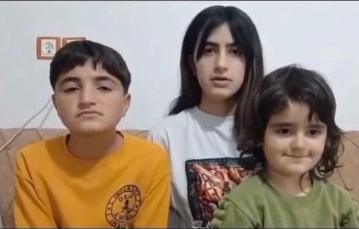 Baloch00Frederi's tweet photo. کولبری که از سرما و گلوله ماموران توانست جان سالم بدر ببرد توسط جمهوری اسلامی اعدام شد و سه فرزندش یتیم شدند.
#حمید_حسین‌نژاد_حیدرانلو https://t.co/5nsu7Vquie