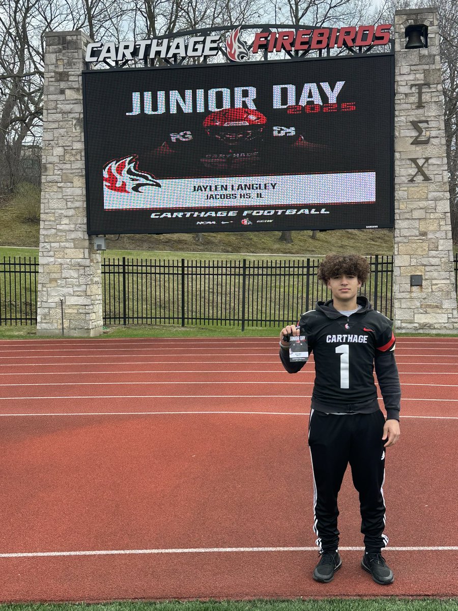 Langley_jaylen's tweet photo. @Firebirds_FB was everything it was hyped up to be. Thank you for having me this weekend @CoachPopino @Coachdavis3090 . It was nice to meet @CoachFlaherty_ and @ACWEB33 as well. I look forward to another visit to Kenosha soon! https://t.co/n7fcq0Nsgh