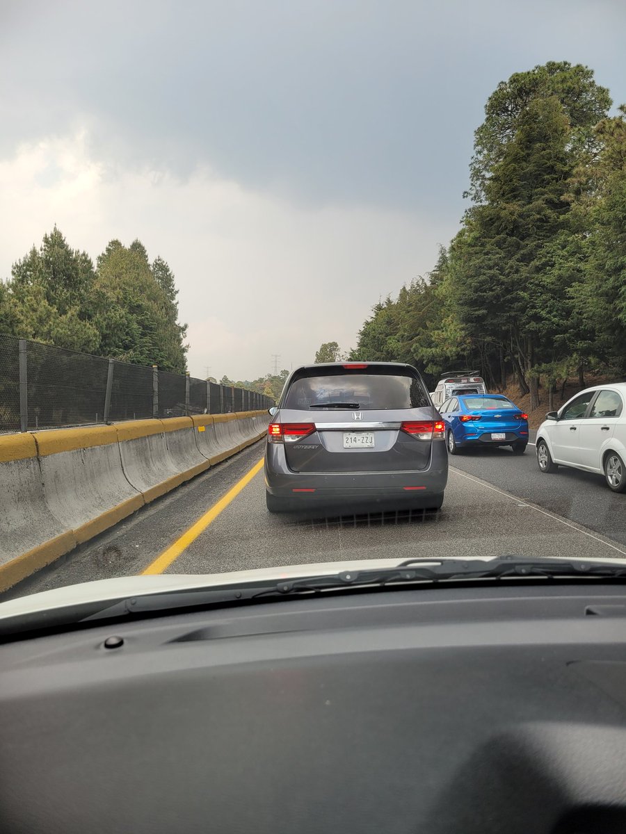 july_sr's tweet photo. Así la carretera #cuernavaca  @RedVialRC @trafico889 https://t.co/S6dtRHftXW
