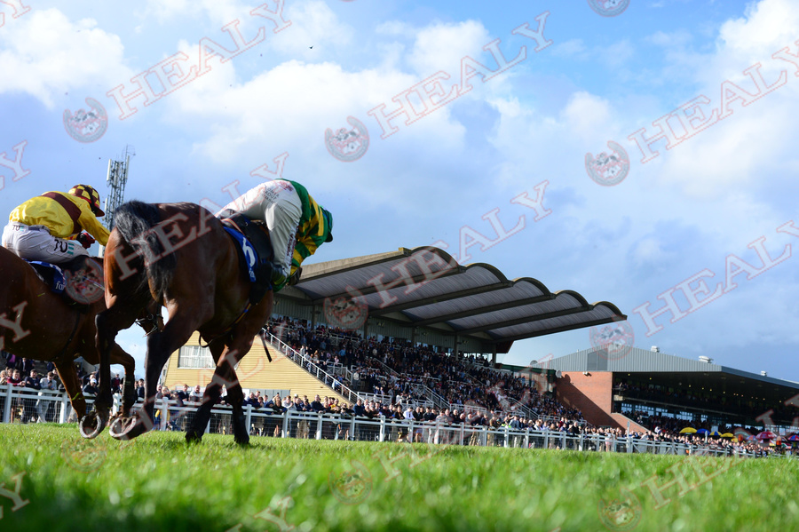patcashhealy's tweet photo. Fairyhouse 21-April-2025  @Fairyhouse
What a recovery by Charlie O'Dwyer to stay aboard Battle It Out and win for owner JP McManus and trainer and Dad @codwyerracing and groom John Jacob.
(c)https://t.co/voWGTccgic https://t.co/XnzbXUvHKx