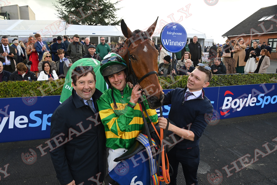 patcashhealy's tweet photo. Fairyhouse 21-April-2025  @Fairyhouse
What a recovery by Charlie O'Dwyer to stay aboard Battle It Out and win for owner JP McManus and trainer and Dad @codwyerracing and groom John Jacob.
(c)https://t.co/voWGTccgic https://t.co/XnzbXUvHKx