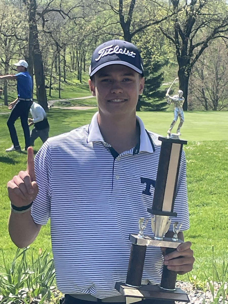 Lake Forest Challenge Individual Results:

Freshmen Kenny Crislip is Tournament Champion shooting 76!

Lucas Lafferty takes 9th
Dylan Aldag misses a medal by 1 shot
Matt Long’s score was the difference in the team tiebreaker.

Great showing by the Wolves Golf Team