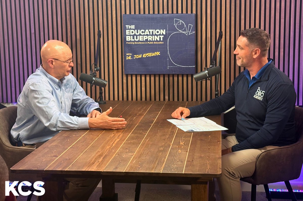 KnoxSchools's tweet photo. We’re in the studio with Hamblen County Schools Superintendent Arnie Bunch, a retired U.S. Air Force General, discussing military service as a postsecondary pathway. 🇺🇸 Tune in April 30 for the latest episode of The Education Blueprint! 🎙️ https://t.co/JXegzV7ILN