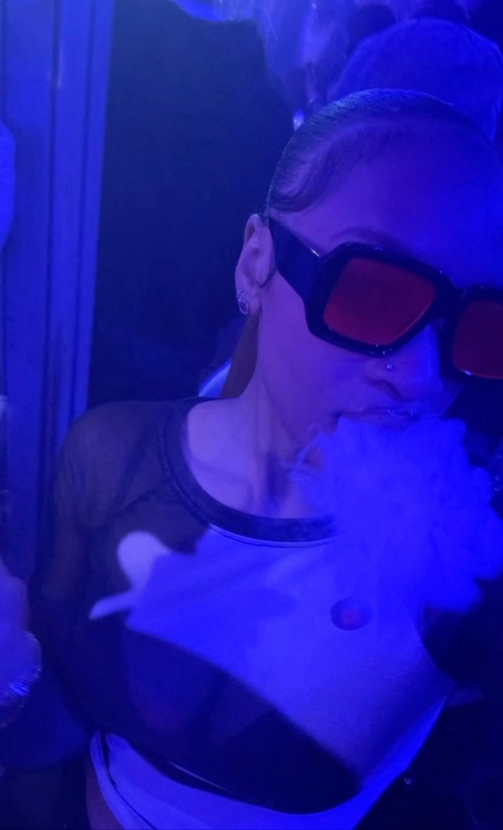 __coleek's tweet image. #lastnight😻🪩💋🍸