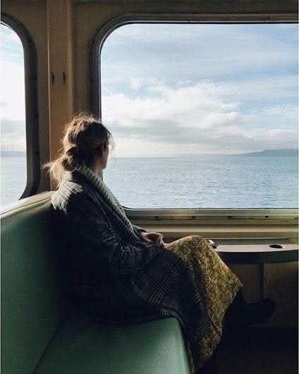 " Ποτέ δεν άκουγα αυτούς που μου έλεγαν  για τη ζωή. 
Πάντα άνηκα σε αυτό που δεν ήταν εκεί που βρισκόμουν .. Και σε αυτό που δεν θα μπορούσα ποτέ.. να ήμουν.. "