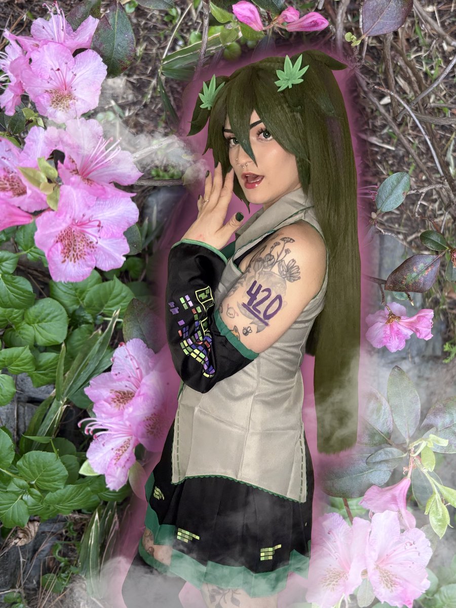 xLemonPencil's tweet photo. @saipoww I FELT THE NEED TO SHOW YOU !!  I FINISHED HER :D i tagged u on my instagram as my inspiration even if u didnt create the design because you’re what made me do it LOL https://t.co/JHffp0NfXx