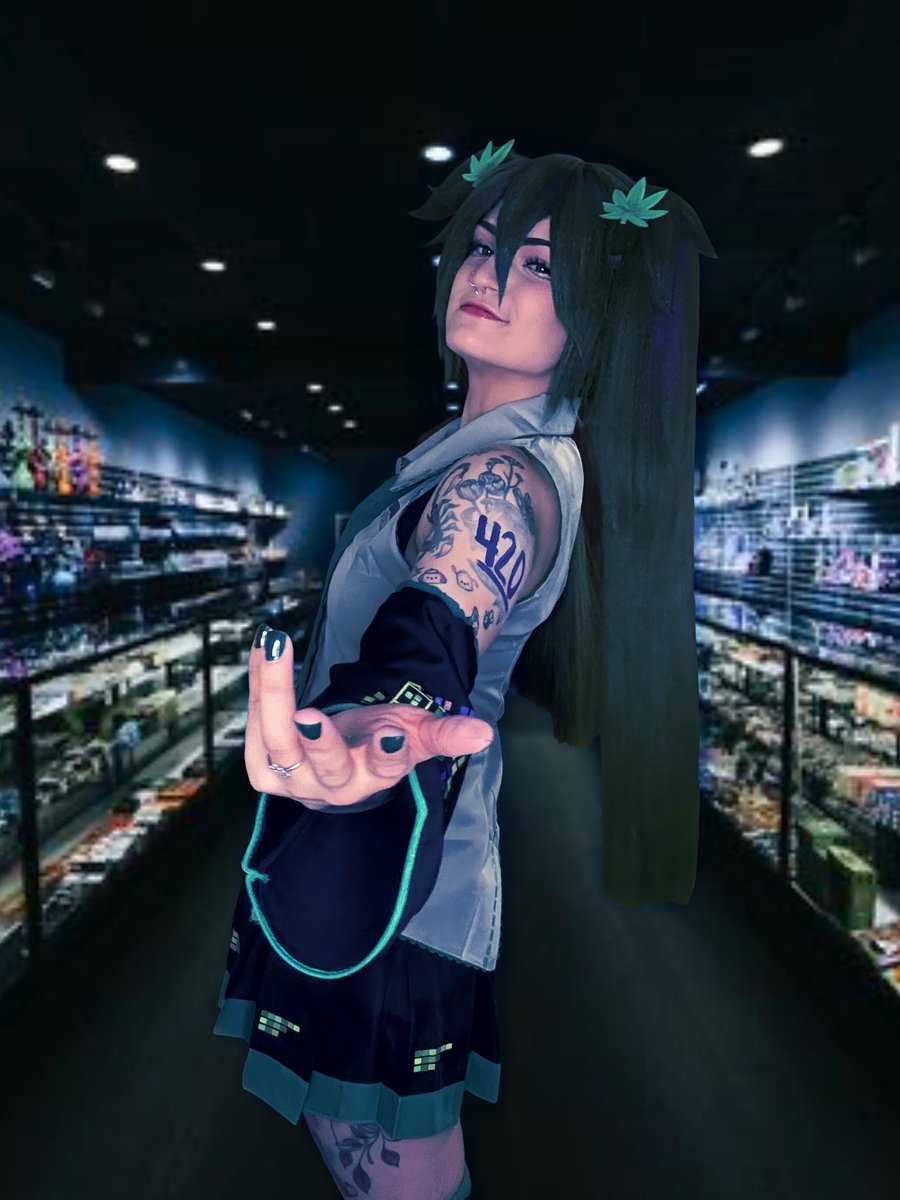 xLemonPencil's tweet photo. @saipoww I FELT THE NEED TO SHOW YOU !!  I FINISHED HER :D i tagged u on my instagram as my inspiration even if u didnt create the design because you’re what made me do it LOL https://t.co/JHffp0NfXx