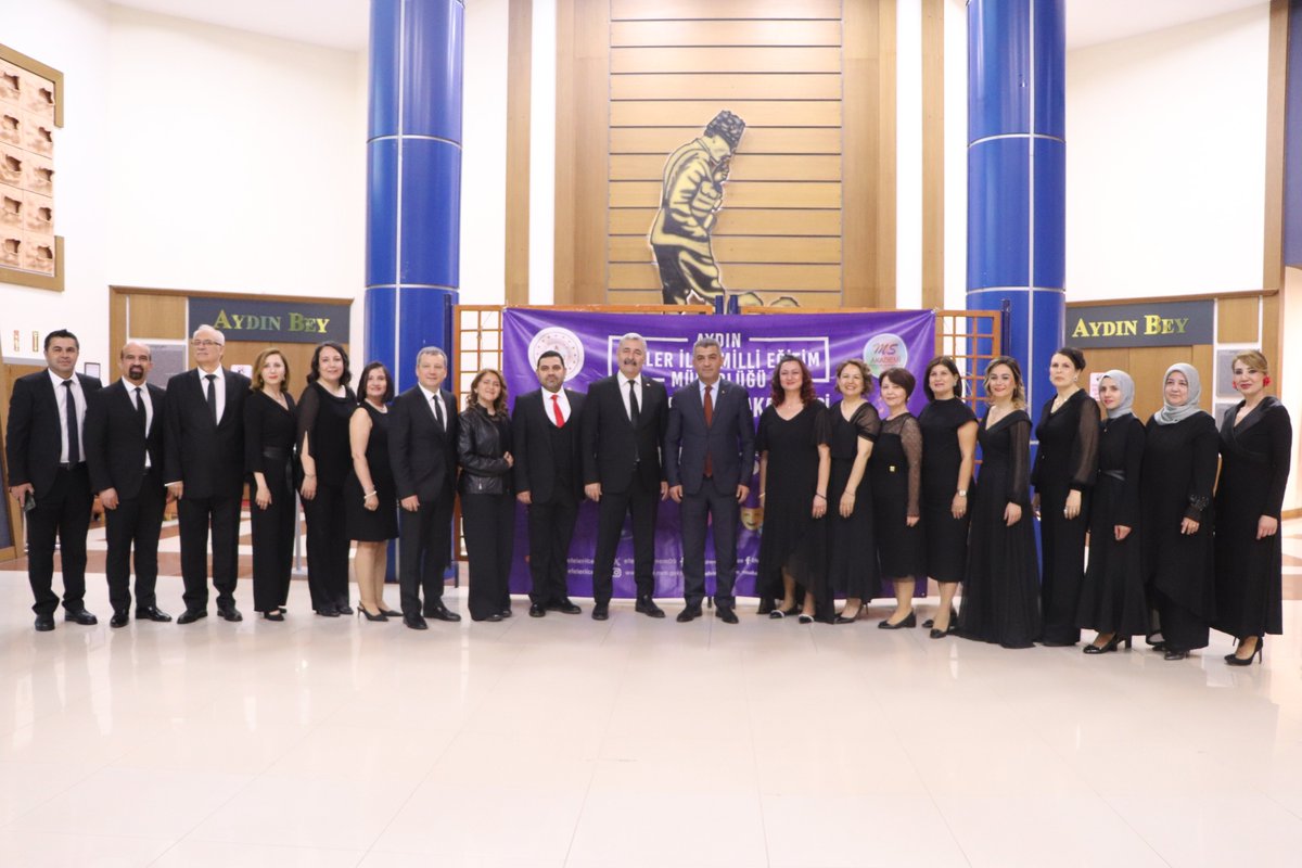 efelerilcemem's tweet photo. Türk Sanat Müziği Öğretmenler Korosu’ndan Unutulmaz Gece! 🎶
Aydın Efeler İlçe Milli Eğitim Müdürlüğü Müzik ve Sanat Akademisi tarafından düzenlenen Türk Sanat Müziği Öğretmenler Korosu Konseri büyük bir coşkuyla gerçekleşti.@tcmeb  @ekicis20  @hakanozcan65 https://t.co/Yi3mbAWbb0