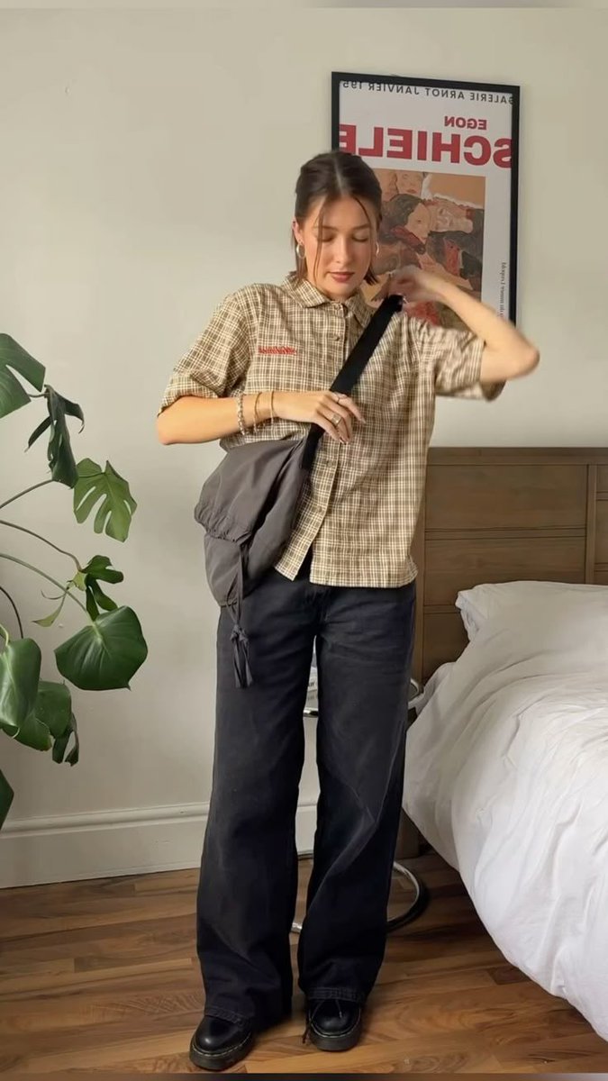 crypto_X_care's tweet image. Thinking of fusing Afro-streetwear with techwear silhouettes.
Bold, expressive, future-ready.
Would you wear it?
#OJayCollection #DesignMoodboard #UrbanStyle