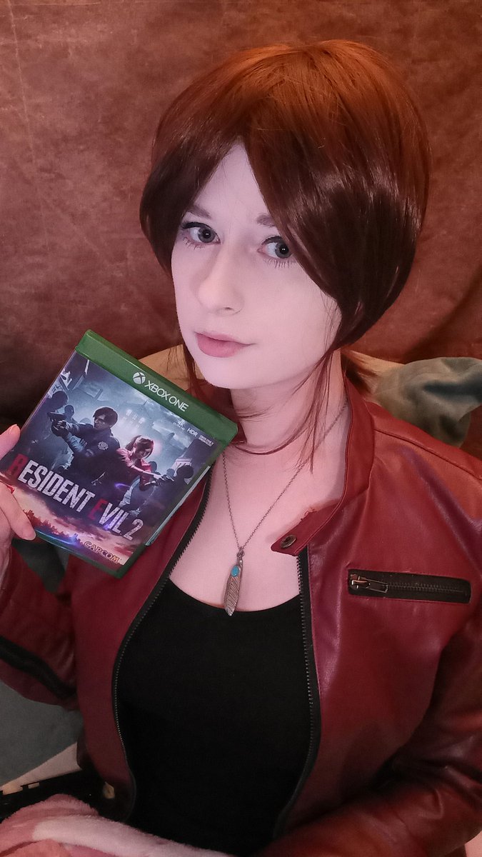 I had to take a long break due to some personal life issues but I'm back with my first ever playthrough of RE2 Remake in my Claire costume with my new replica Claire necklace, playing Claire A! :) 

Twitch.tv/madambella 

#REBHFun #residentevil #smallstreamer