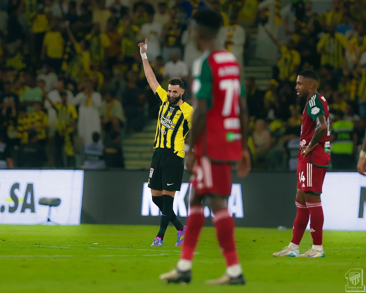 ittihad's tweet photo. 📸| احتفالية النمور بالانتصار والصدارة ☝️
#الاتحاد_الاتفاق https://t.co/GohUhzzxY5