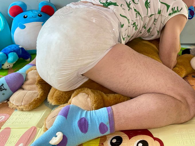 Watch Leo 🐱's leaked NSFW photo on TwXstars