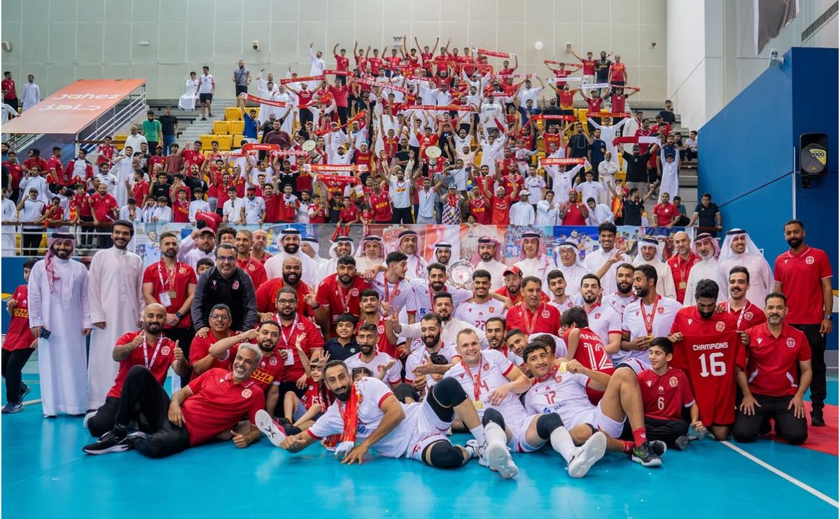 حين يُذكر التاريخ، يُذكر المحرق، وعندما يغيب، يبقى اسمه راسخًا في الأذهان، كرمز للبطولة والإنجازات، وعندما يعود، يعود ليؤكد أنه لا يزال الرقم الصعب، وأن غيابه لم يكن إلا لحظة فاصلة قبل أن يعتلي القمة مجددًا ويستعيد مكانته الطبيعية.

مبروك للأمة المحرقاوية 💪🏼
#نادي_الوطن المحرق ♥️