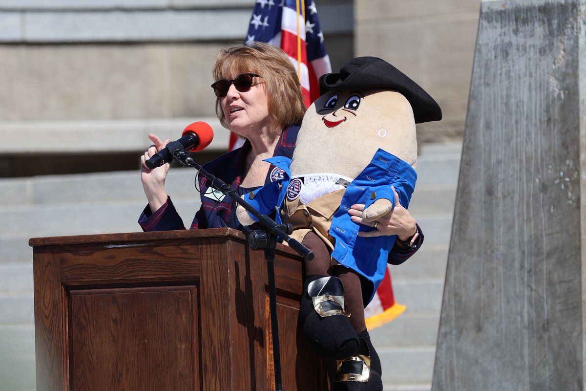 America250 in Idaho officially kicked off on the steps of the Capitol on April 18, 2025 at the ‘Two Lights for Tomorrow’ Capitol event.
250 years ago, Paul Revere and others took their ride warning the Boston-area residents that the British were coming.