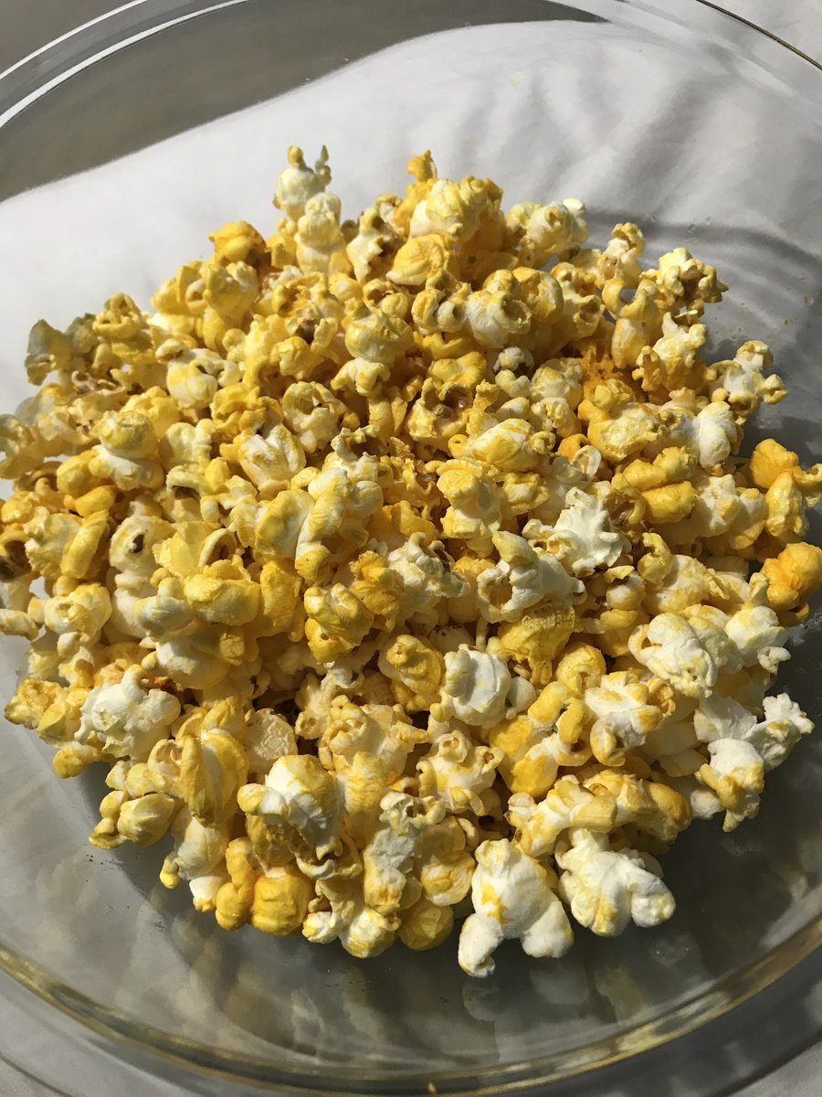 HhmiraP's tweet image. E aí @chefdangalhardo , pipoca feita com urucum e manteiga, vendo um filminho ou um futebol, é dentro?