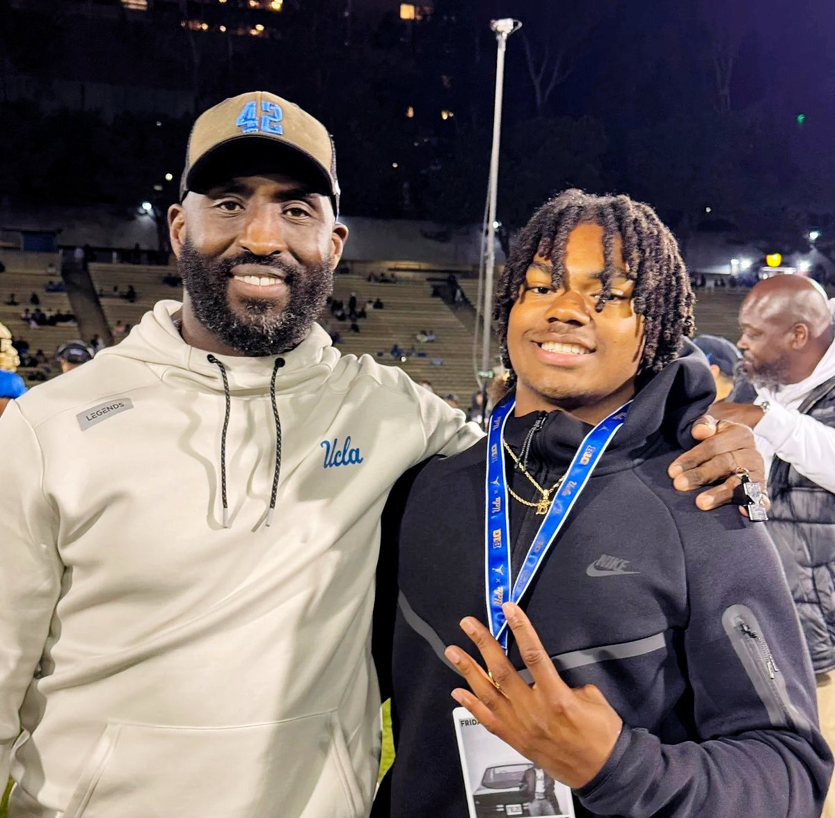 Dave Keefer (@davekeefer) on Twitter photo UCLA offers local 2027 RB Jaxsen Stokes after Friday Night Lights visit:
Click here: bit.ly/4lFOU13
An “awesome” experience Friday night at UCLA for local running back Jaxsen Stokes (Sierra Canyon) was capped by an offer.
<a href="/JaxsenStokes/">Jaxsen Stokes 27’</a> <a href="/SierraCanyonFB/">Sierra Canyon FBall</a> <a href="/clintonlstokes/">Clinton Stokes</a> UCLA offers local 2027 RB Jaxsen Stokes after Friday Night Lights visit:
Click here: bit.ly/4lFOU13
An “awesome” experience Friday night at UCLA for local running back Jaxsen Stokes (Sierra Canyon) was capped by an offer.
<a href="/JaxsenStokes/">Jaxsen Stokes 27’</a> <a href="/SierraCanyonFB/">Sierra Canyon FBall</a> <a href="/clintonlstokes/">Clinton Stokes</a>
