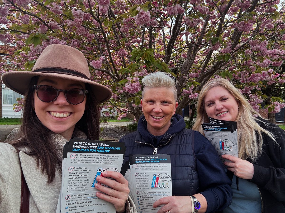 Ladies who leaflet… for the wonderful John Steer, our <a href="/HarlowTories/">Harlow Conservatives</a> candidate for the Mark Hall by-election. If you live in the Mark Hall ward, please consider voting for John on Thursday 1st May so we can continue rebuilding our town and keeping our council tax frozen 🙏