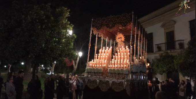 María Santísima de la Esperanza por la Alameda Vieja en la Noche de Jesús de Jerez de la Frontera 2025