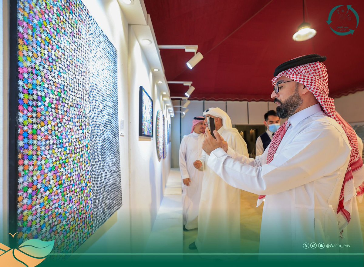 wasm_env's tweet photo. من منطلق بيئي وإبداعي 🍃

تتشارك #جمعية_الثقافة_والفنون_بالرياض وفريق عهد الأرض، وبرعاية كريمة من صاحب السمو الملكي الأمير فيصل بن عبدالعزيز بن ناصر بن عبدالعزيز، لافتتاح «معرض إتكيت بيئي 4»؛ حيث تحوّلت الخامات المهملة إلى تحف فنية بهدف حماية البيئة ونمائها🤍✨ https://t.co/mRrOiWfF9o