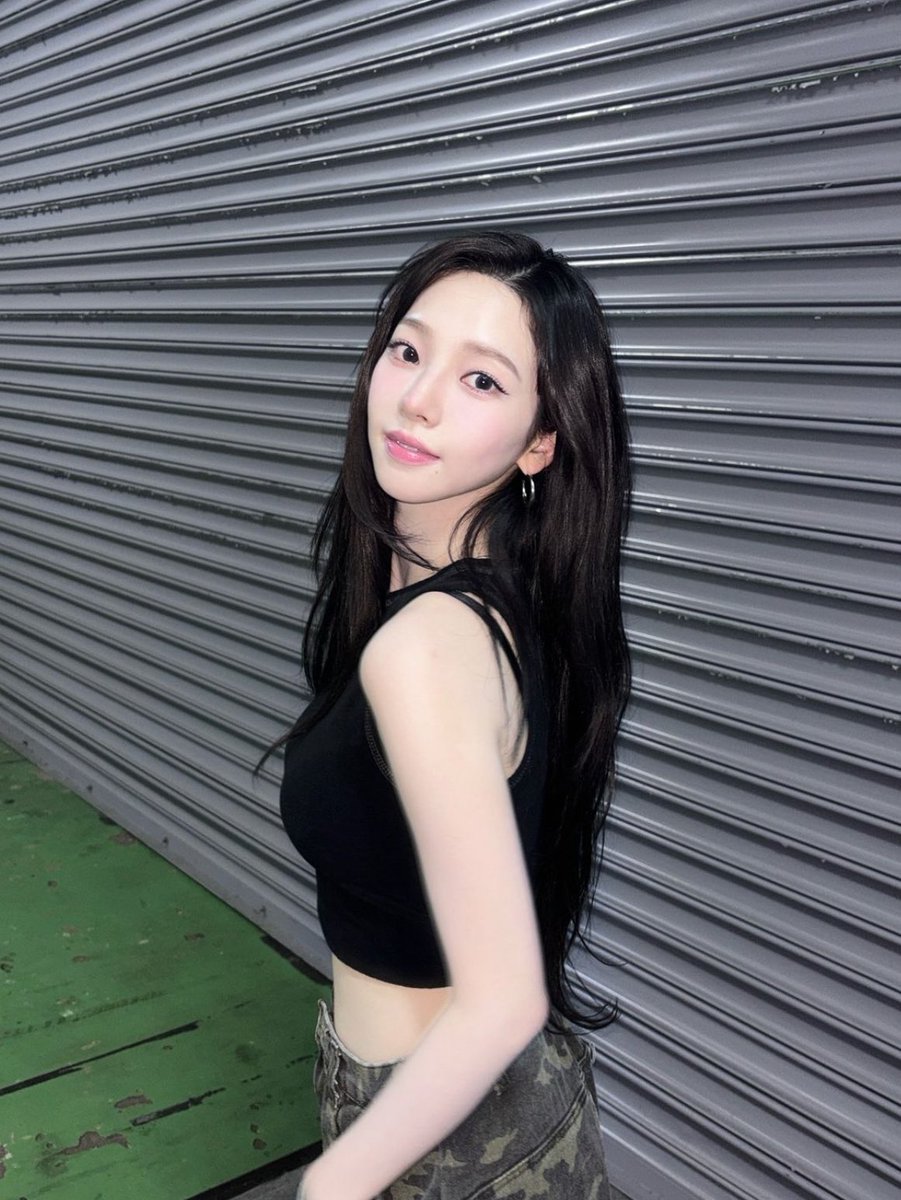 hourly karina (@hourlykrn) on Twitter photo 