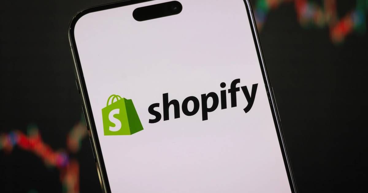 It sure did.

How <a href="/Shopify/">Shopify</a>’s debut shaped the #DTC #ecommerce playbook in the mid 2000s, explains <a href="/VidhiTweets/">Vidhi</a> in <a href="/Retail_Brew/">Retail Brew ☕️</a> ➡️ buff.ly/VFf2ChU