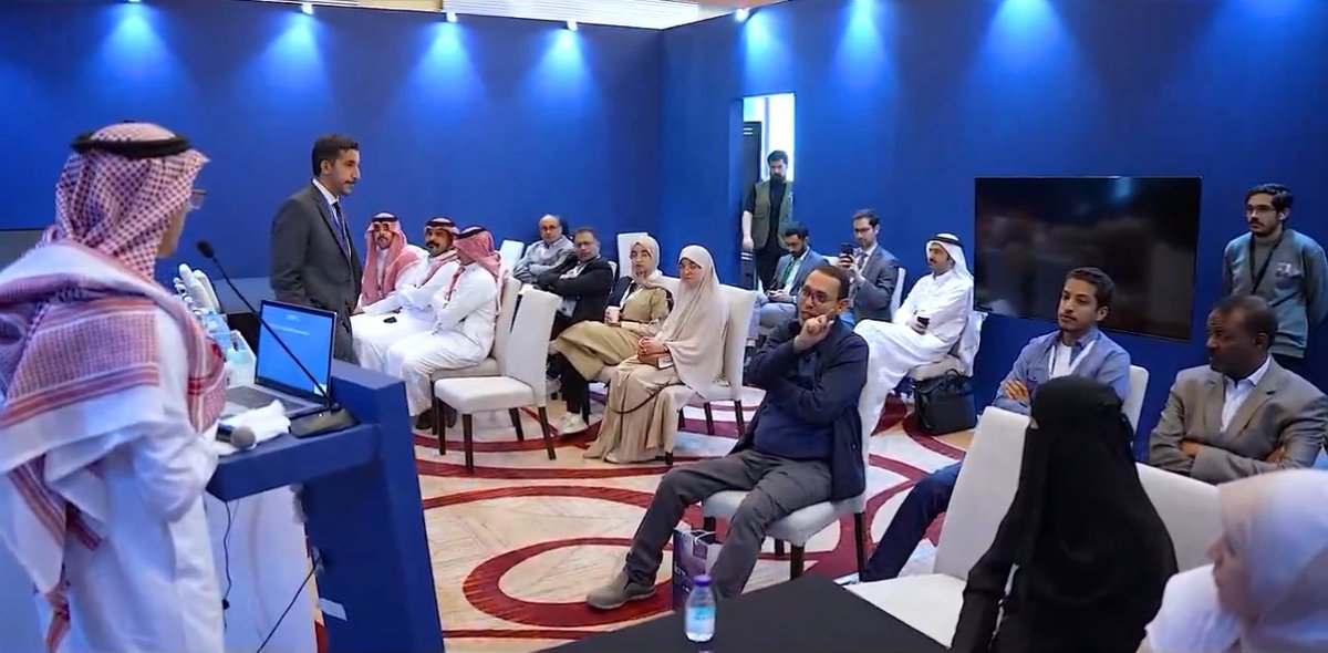 اثناء تقديم ورشة عمل مؤتمر TCT middle east..
تصوير القلب (الايكو) هو مهارة مهمة للتشخيص الصحيح وتصوير القلب بالمنظار اثناء عمليات الصمامات هو مهارة اضافية وتحتاج تدريب خاص .. ورش العمل تهدف لنقل و مشاركة الخبرات