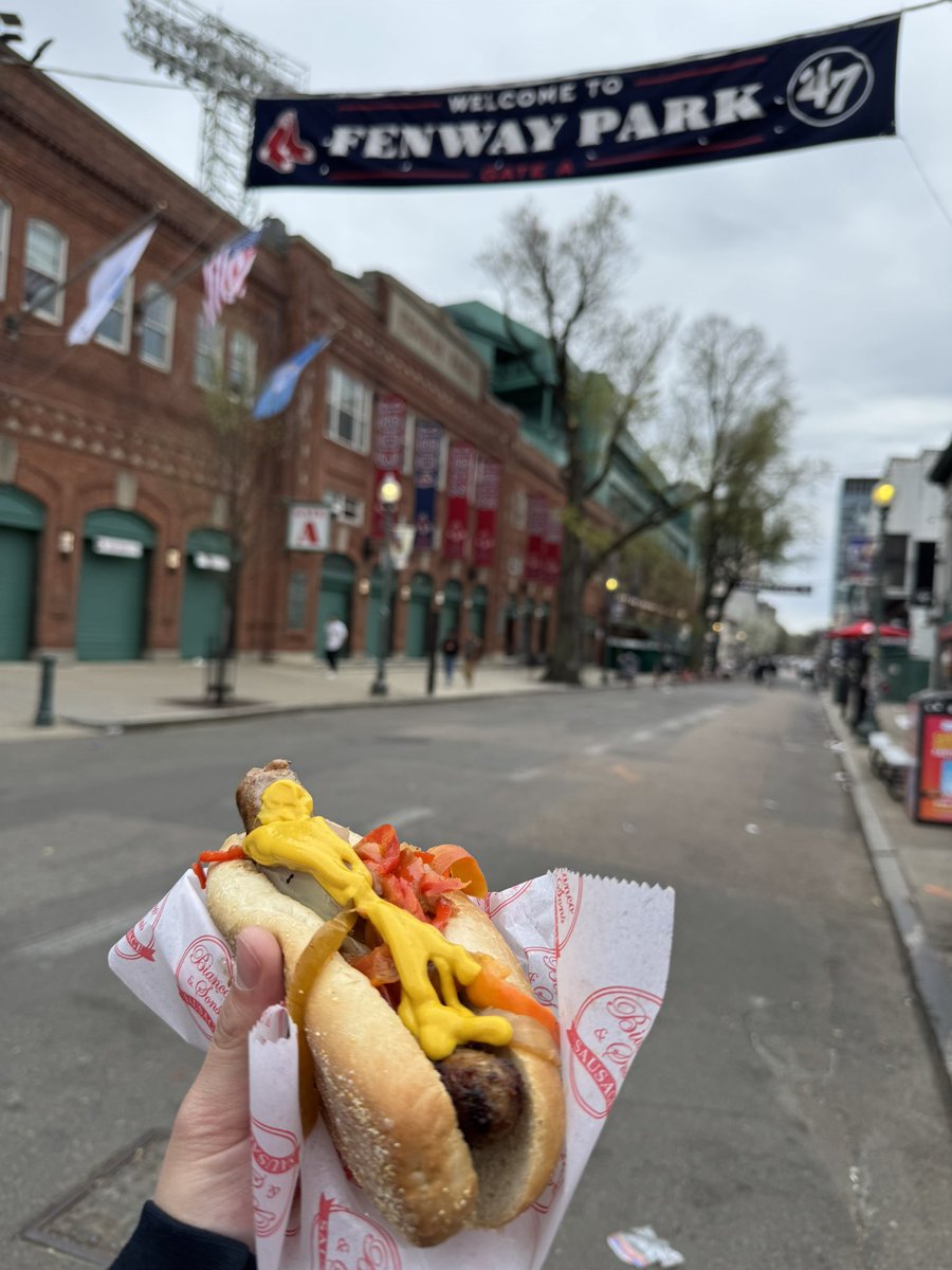 FenwayAttendee's tweet photo. Almost forgot this is the whole point https://t.co/mrfviac63Y